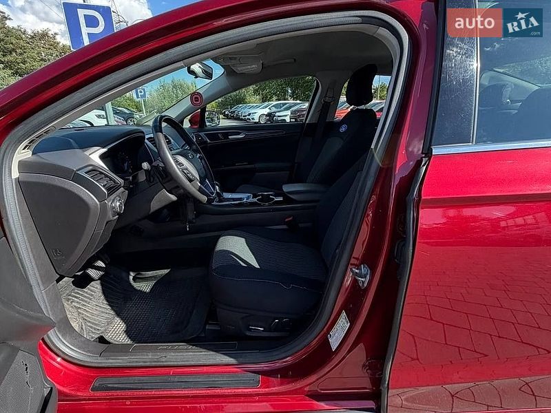Седан Ford Fusion 2015 в Львові