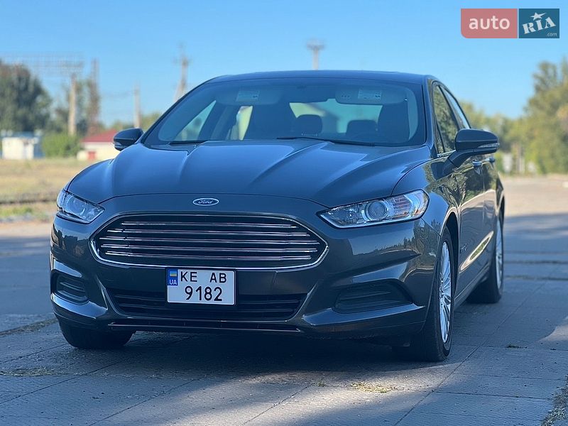 Седан Ford Fusion 2015 в Днепре