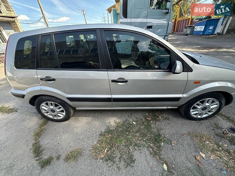 Хетчбек Ford Fusion 2005 в Запоріжжі