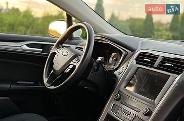 Седан Ford Fusion 2019 в Виннице