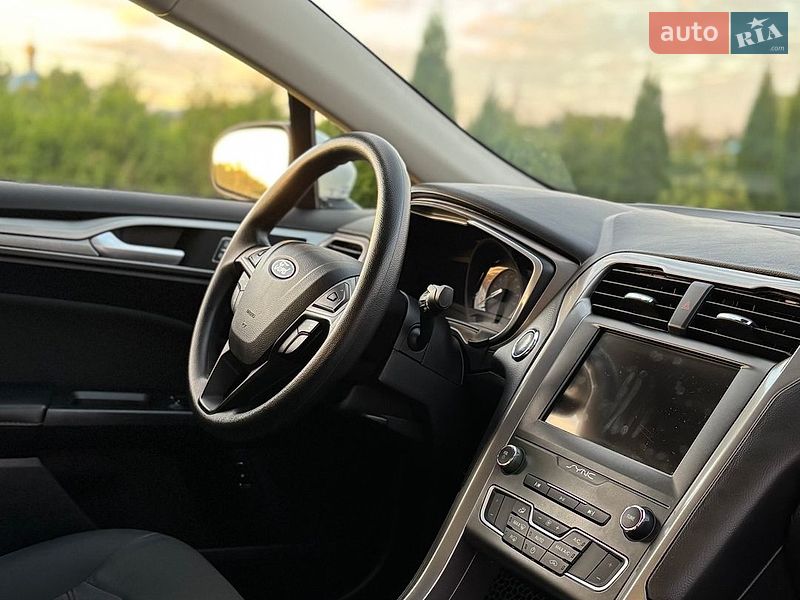Седан Ford Fusion 2019 в Виннице