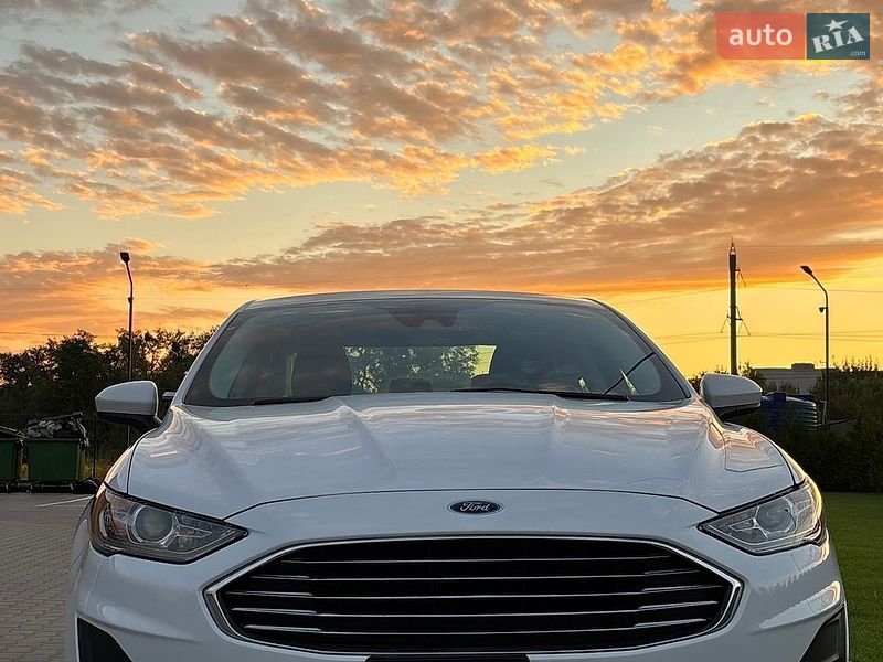 Седан Ford Fusion 2019 в Виннице
