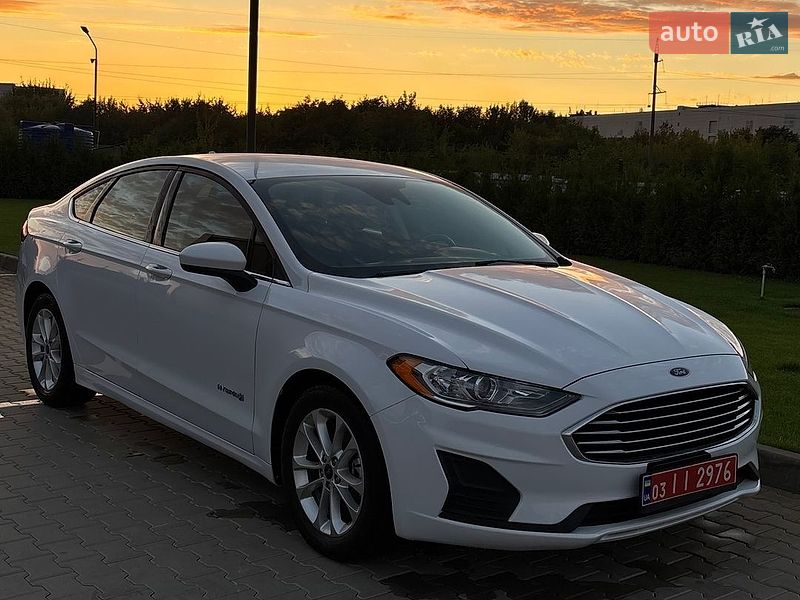 Седан Ford Fusion 2019 в Виннице
