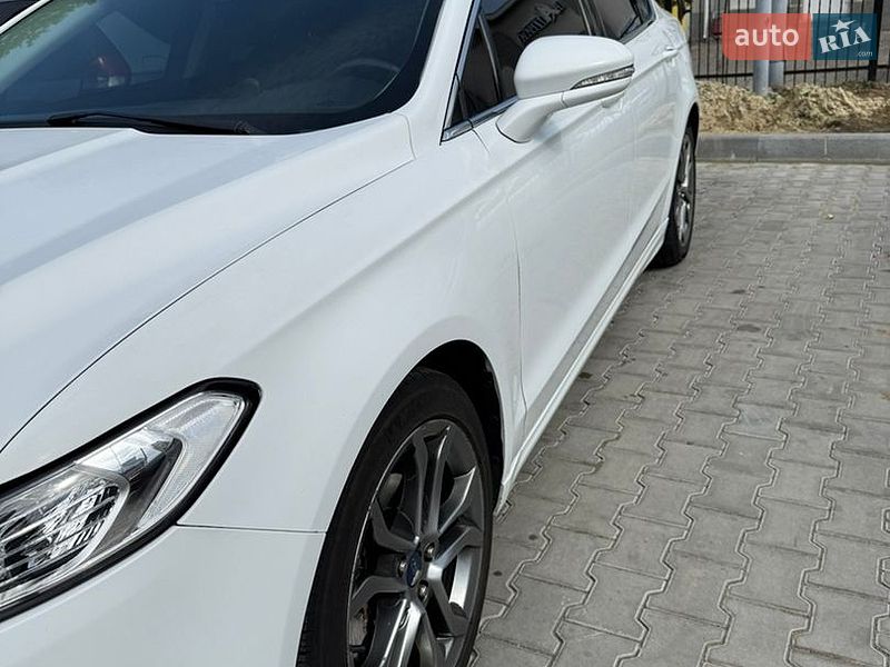 Седан Ford Fusion 2015 в Черновцах