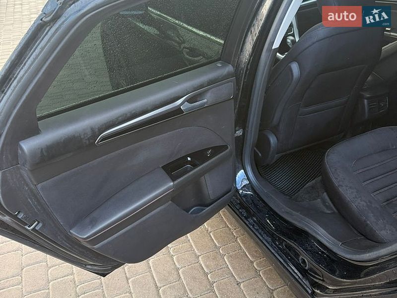 Седан Ford Fusion 2015 в Ирпене