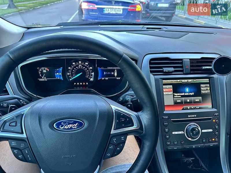 Седан Ford Fusion 2015 в Києві