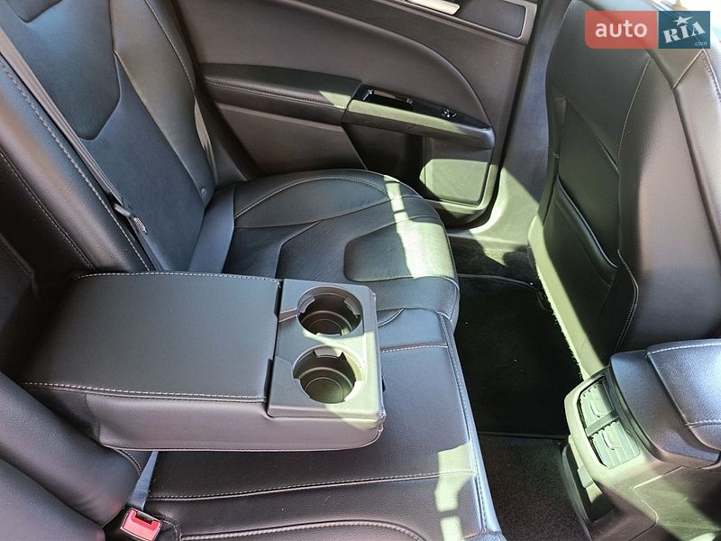 Седан Ford Fusion 2015 в Рівному