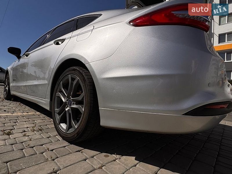 Седан Ford Fusion 2018 в Пирятине