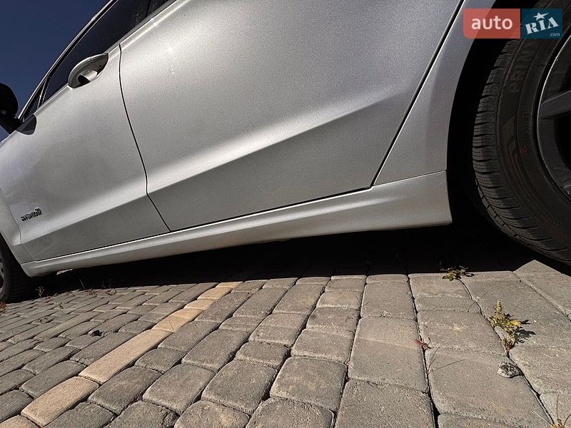 Седан Ford Fusion 2018 в Пирятине
