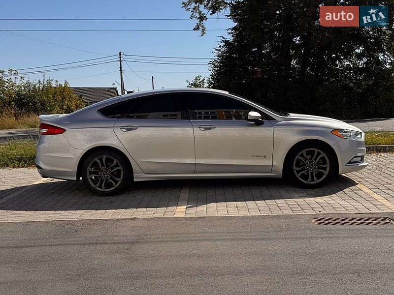 Седан Ford Fusion 2018 в Пирятине