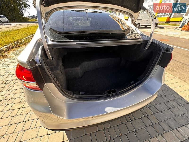 Седан Ford Fusion 2018 в Пирятине