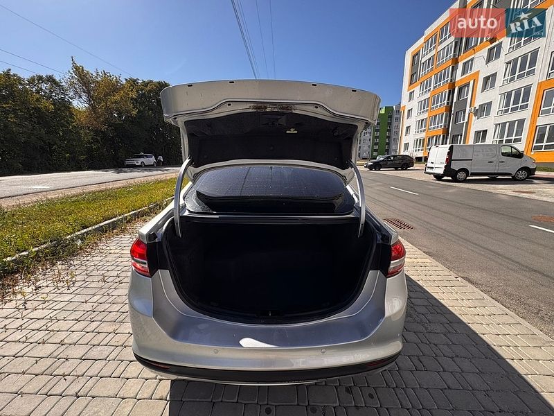Седан Ford Fusion 2018 в Пирятине