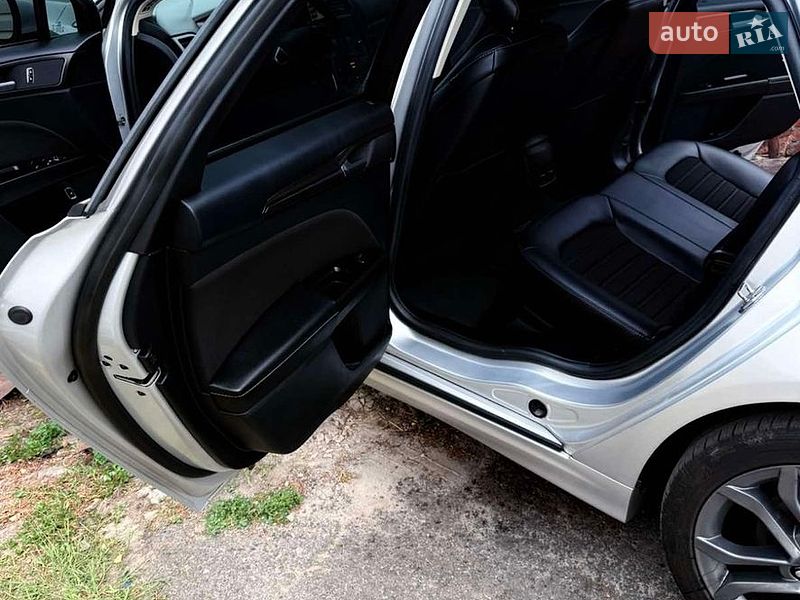 Седан Ford Fusion 2018 в Пирятине