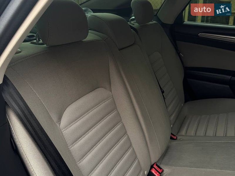 Седан Ford Fusion 2016 в Дніпрі
