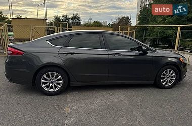 Седан Ford Fusion 2016 в Дніпрі