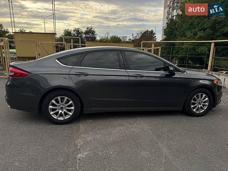 Седан Ford Fusion 2016 в Дніпрі