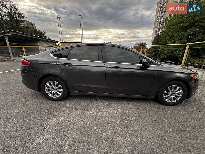 Седан Ford Fusion 2016 в Дніпрі