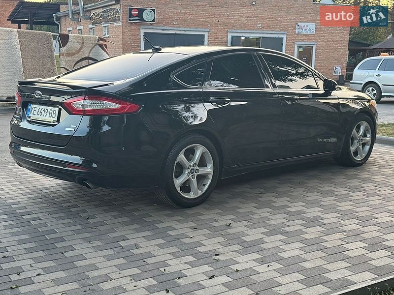 Седан Ford Fusion 2016 в Лубнах