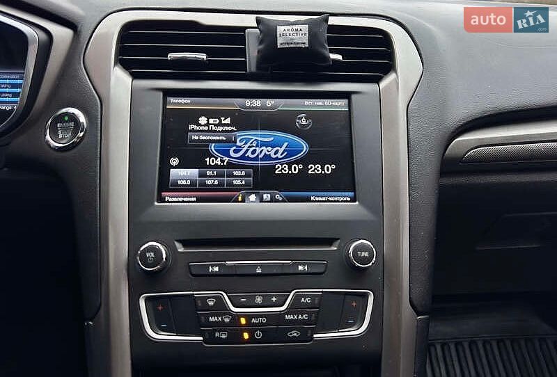 Седан Ford Fusion 2016 в Львове