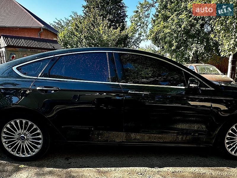 Седан Ford Fusion 2013 в Ужгороді