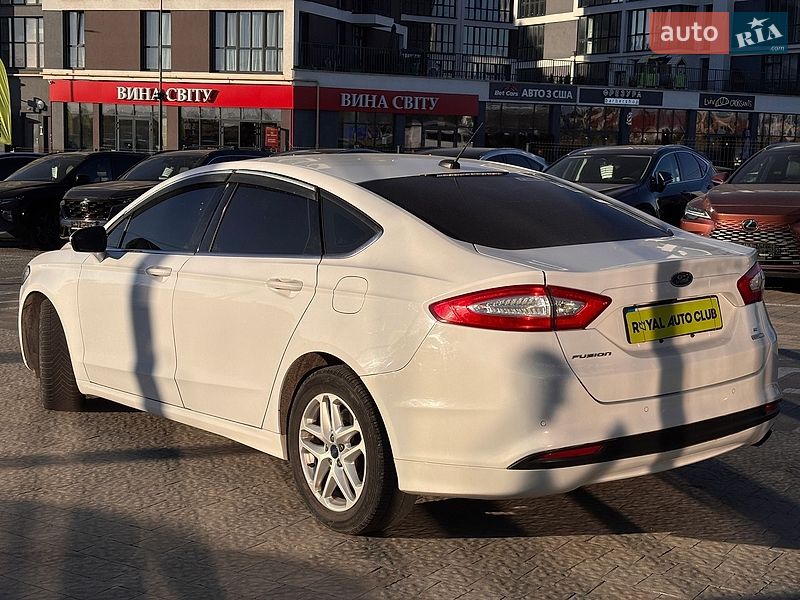 Седан Ford Fusion 2015 в Львове