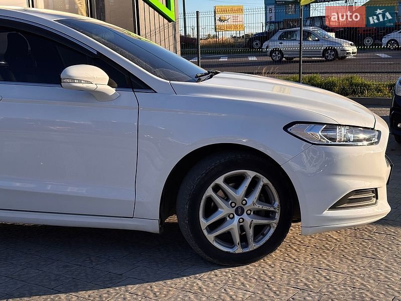 Седан Ford Fusion 2015 в Львове