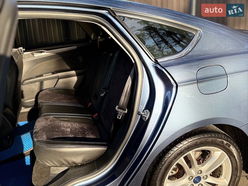 Седан Ford Fusion 2017 в Буче