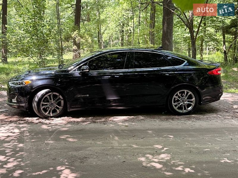 Седан Ford Fusion 2019 в Виннице