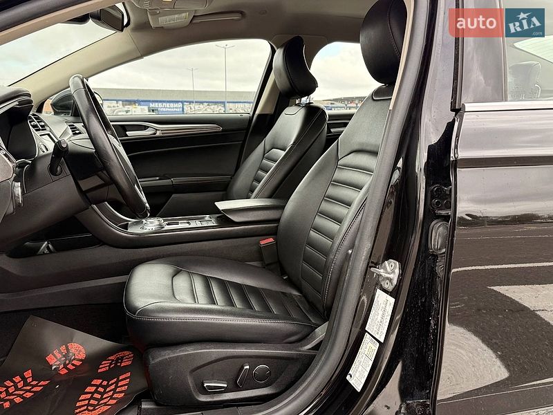 Седан Ford Fusion 2019 в Одесі