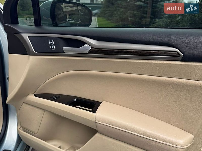 Седан Ford Fusion 2013 в Києві