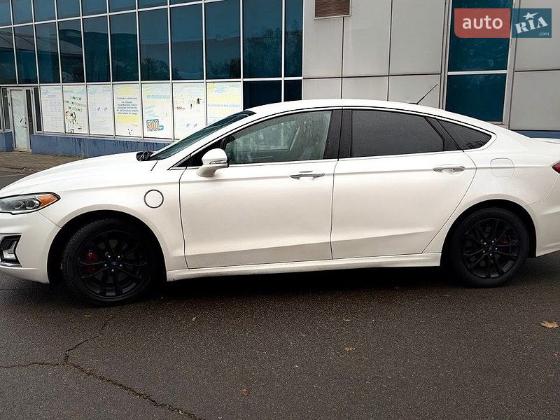 Седан Ford Fusion 2019 в Кривому Розі