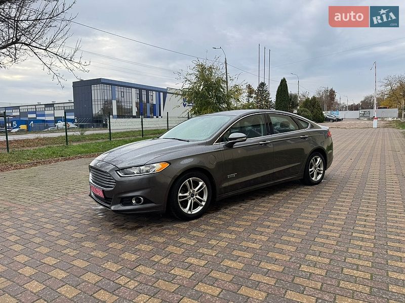Седан Ford Fusion 2016 в Рівному