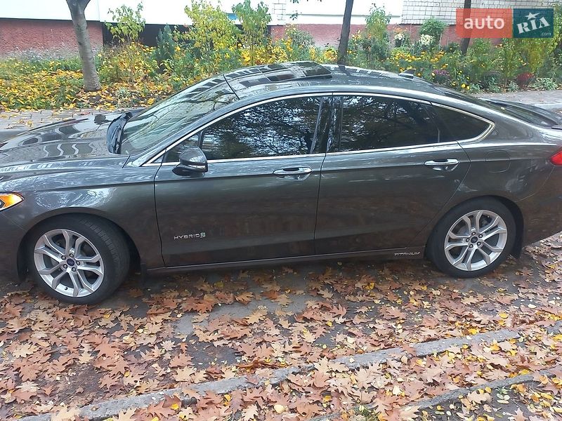 Седан Ford Fusion 2018 в Львові
