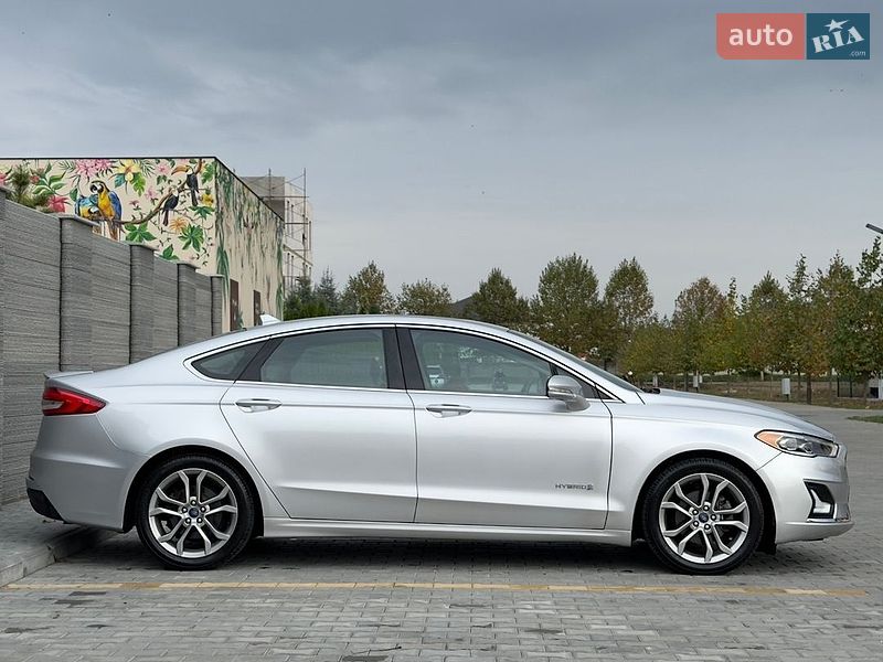Седан Ford Fusion 2019 в Одесі