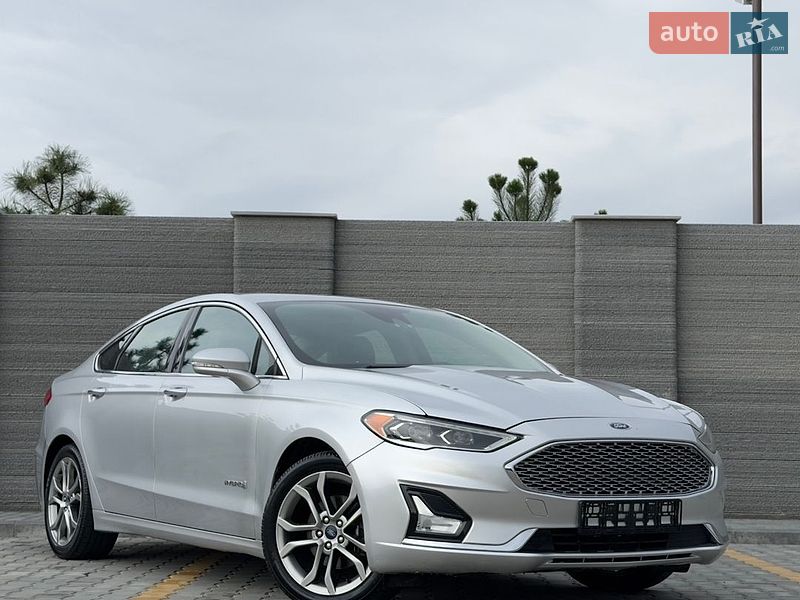 Седан Ford Fusion 2019 в Одесі