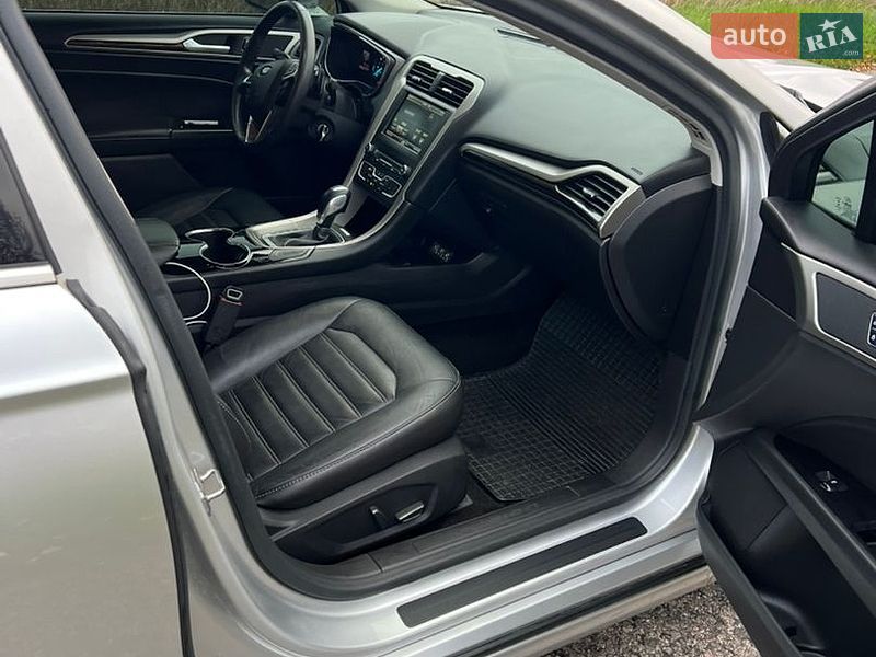 Седан Ford Fusion 2015 в Узине