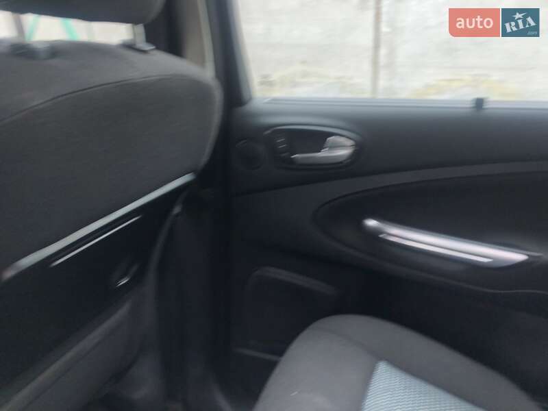 Минивэн Ford Galaxy 2011 в Нововолынске