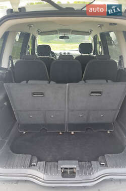 Минивэн Ford Galaxy 2011 в 