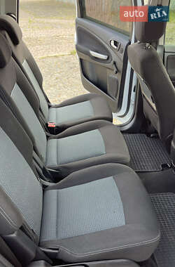 Минивэн Ford Galaxy 2011 в 