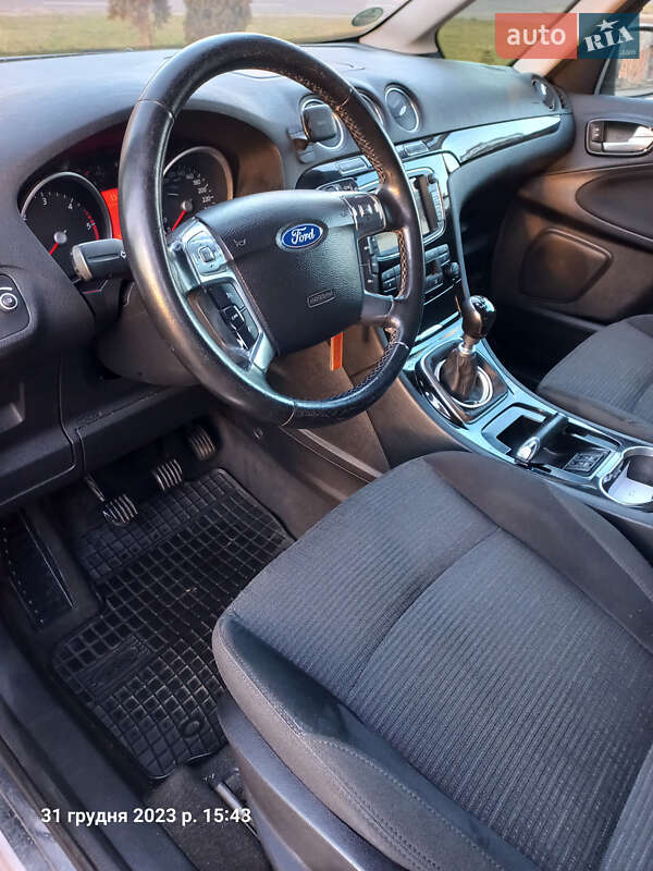 Мінівен Ford Galaxy 2010 в Чернівцях