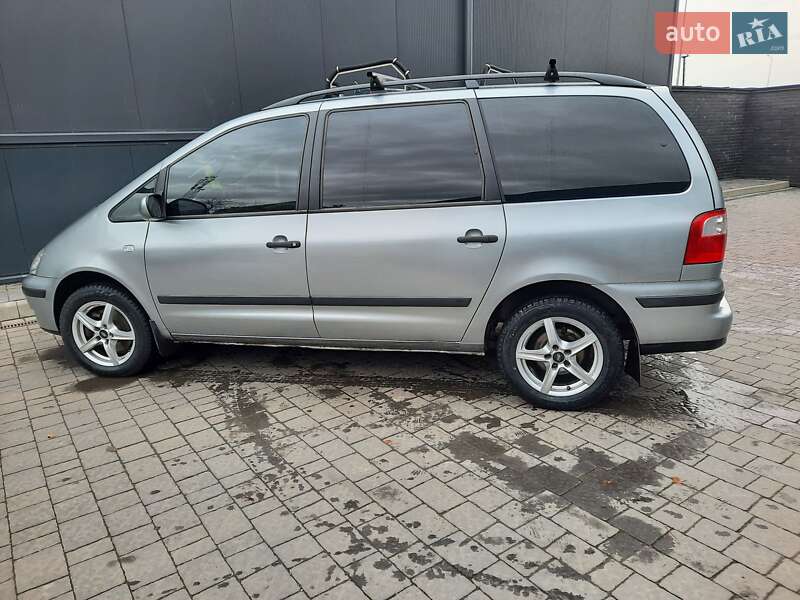 Мінівен Ford Galaxy 2004 в Ужгороді
