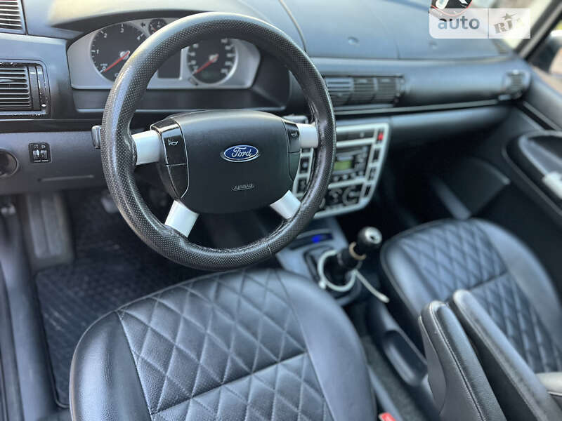 Минивэн Ford Galaxy 2004 в Новоселице