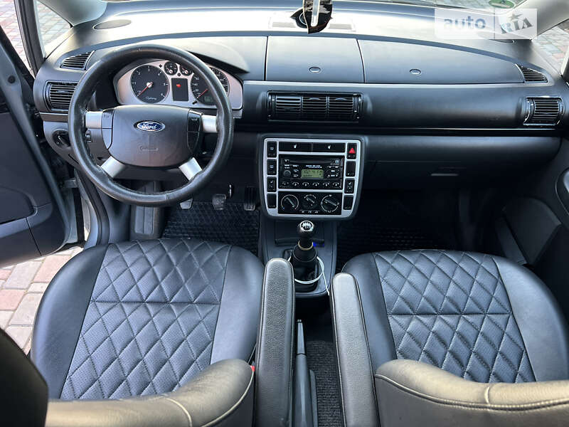 Минивэн Ford Galaxy 2004 в Новоселице