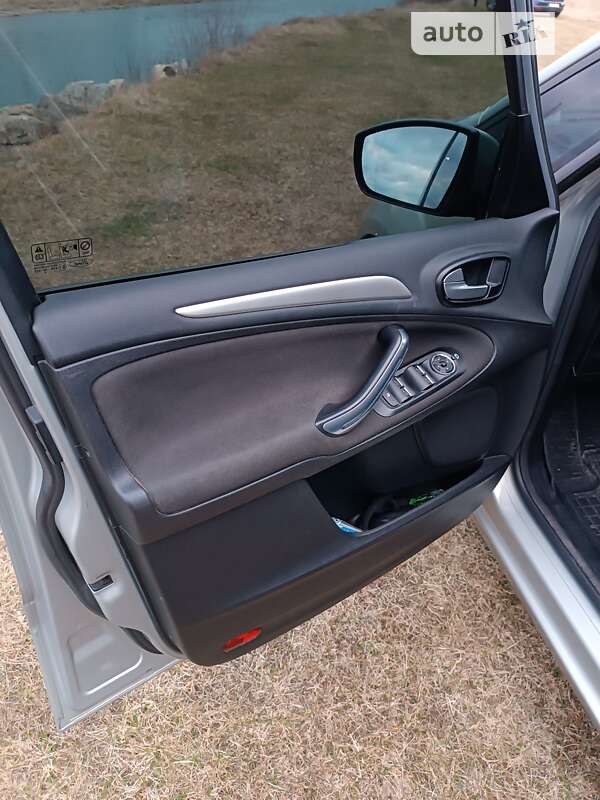 Мінівен Ford Galaxy 2010 в Калуші