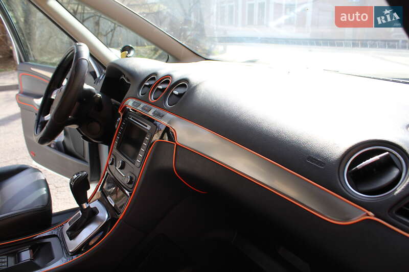 Минивэн Ford Galaxy 2014 в Черновцах