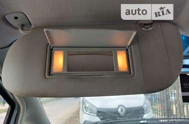 Минивэн Ford Galaxy 2004 в 