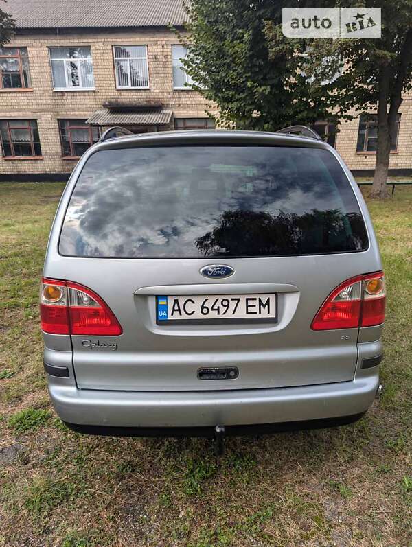 Минивэн Ford Galaxy 2005 в Хотине