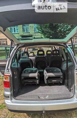 Минивэн Ford Galaxy 2005 в 