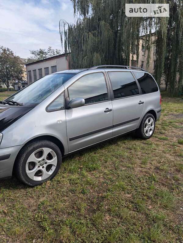 Минивэн Ford Galaxy 2005 в Хотине