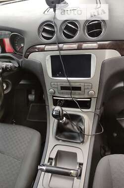 Минивэн Ford Galaxy 2009 в 